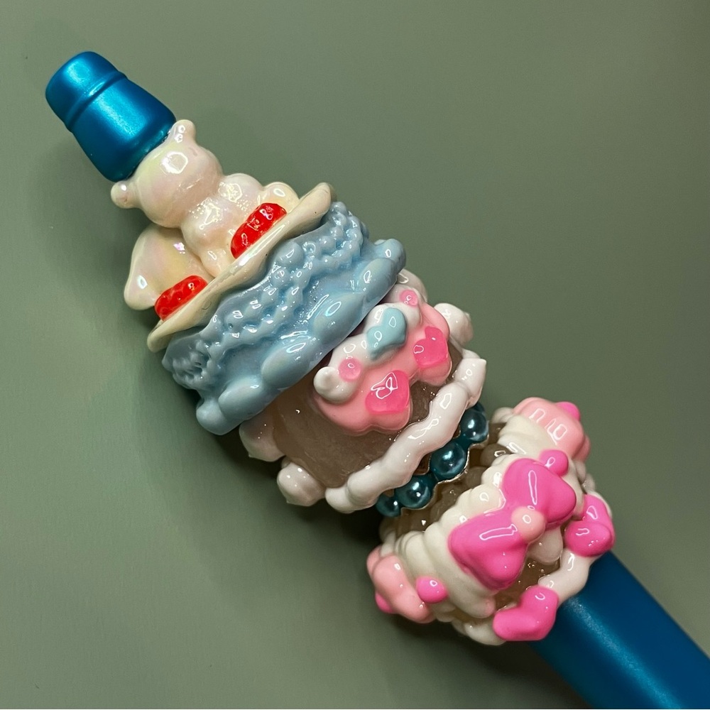 Kawaii Puppy Bear Cake with Pink & White Handpainted Beads Handmade Beaded Pen - Picture 5 of 8